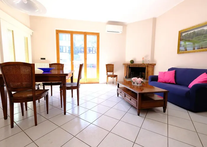 Lady 1 - Apartman Pineto